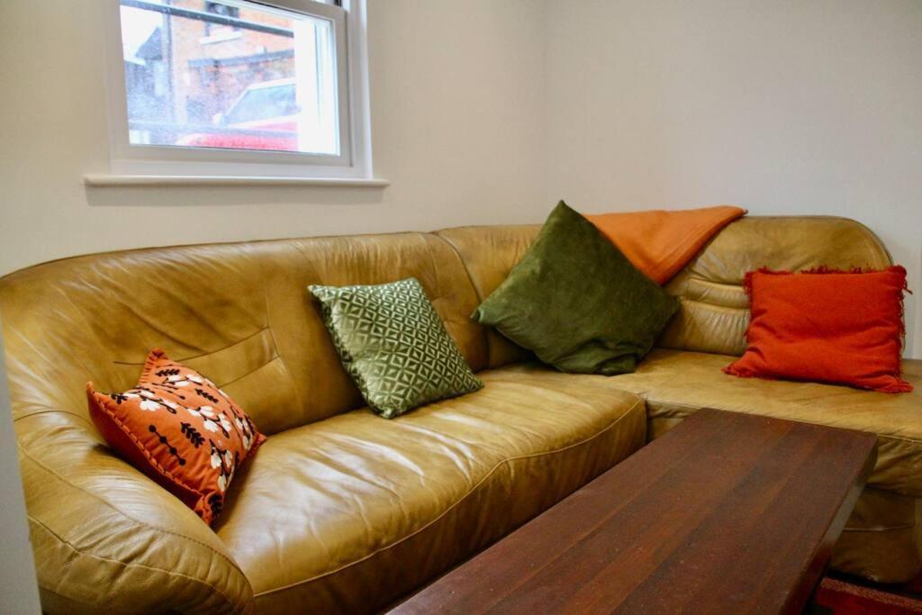 Vernon Place Town Centre, Vernon Cottage 3-Bed With Parking, 1A Vernon Court 2-Bed With Parking, 1B Studio No Parking, Off The High Street Next To Sandford Park Cheltenham Dış mekan fotoğraf