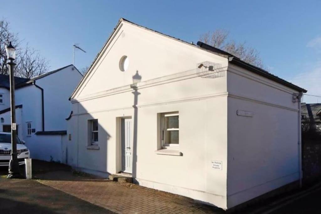 Vernon Place Town Centre, Vernon Cottage 3-Bed With Parking, 1A Vernon Court 2-Bed With Parking, 1B Studio No Parking, Off The High Street Next To Sandford Park Cheltenham Dış mekan fotoğraf