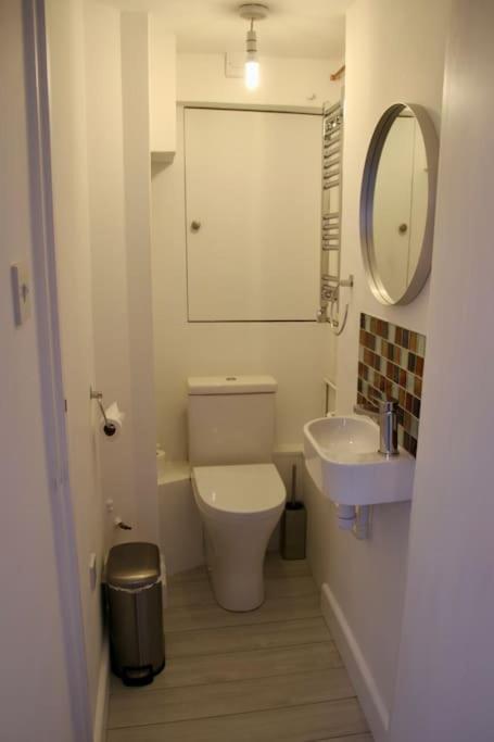 Vernon Place Town Centre, Vernon Cottage 3-Bed With Parking, 1A Vernon Court 2-Bed With Parking, 1B Studio No Parking, Off The High Street Next To Sandford Park Cheltenham Dış mekan fotoğraf