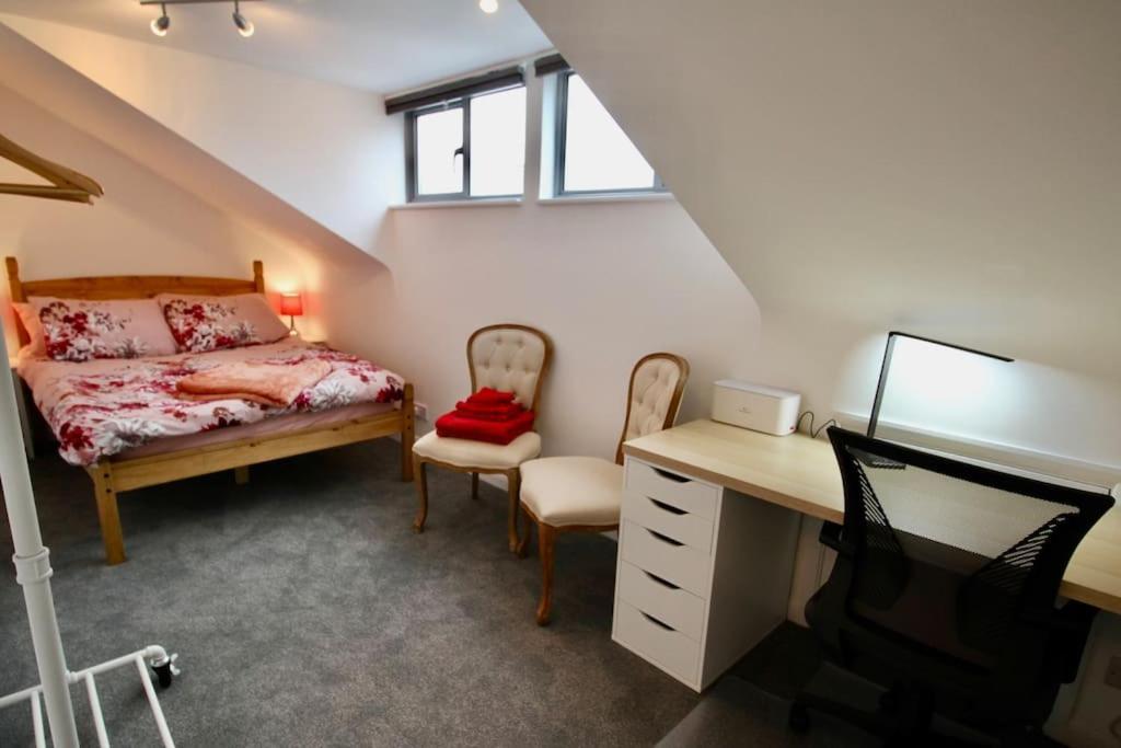 Vernon Place Town Centre, Vernon Cottage 3-Bed With Parking, 1A Vernon Court 2-Bed With Parking, 1B Studio No Parking, Off The High Street Next To Sandford Park Cheltenham Dış mekan fotoğraf