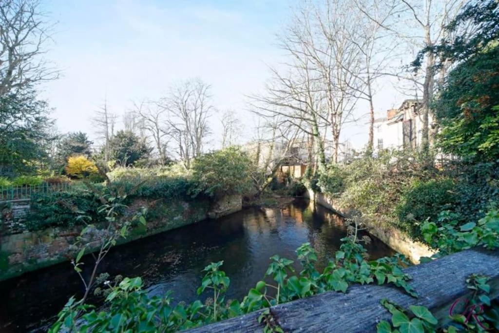 Vernon Place Town Centre, Vernon Cottage 3-Bed With Parking, 1A Vernon Court 2-Bed With Parking, 1B Studio No Parking, Off The High Street Next To Sandford Park Cheltenham Dış mekan fotoğraf