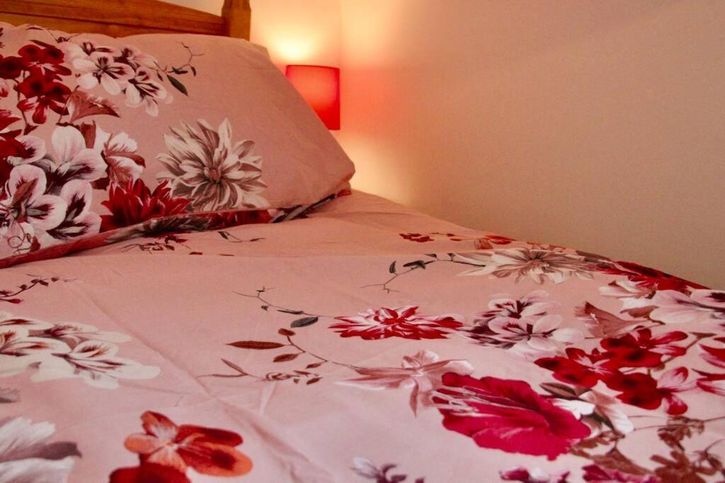 Vernon Place Town Centre, Vernon Cottage 3-Bed With Parking, 1A Vernon Court 2-Bed With Parking, 1B Studio No Parking, Off The High Street Next To Sandford Park Cheltenham Dış mekan fotoğraf