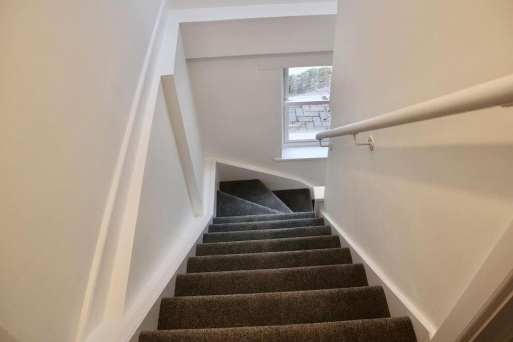 Vernon Place Town Centre, Vernon Cottage 3-Bed With Parking, 1A Vernon Court 2-Bed With Parking, 1B Studio No Parking, Off The High Street Next To Sandford Park Cheltenham Dış mekan fotoğraf