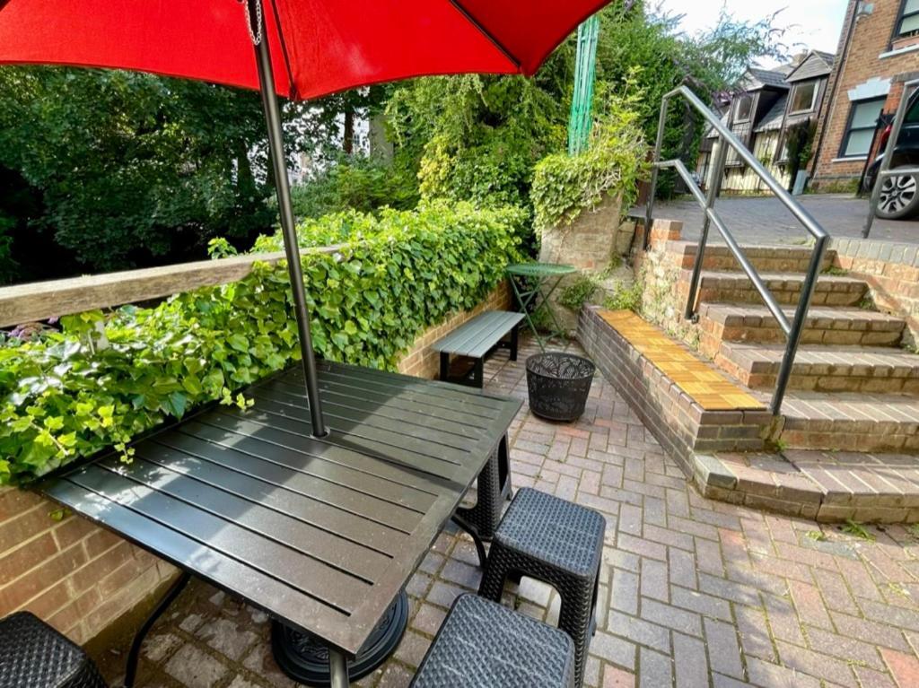 Vernon Place Town Centre, Vernon Cottage 3-Bed With Parking, 1A Vernon Court 2-Bed With Parking, 1B Studio No Parking, Off The High Street Next To Sandford Park Cheltenham Dış mekan fotoğraf