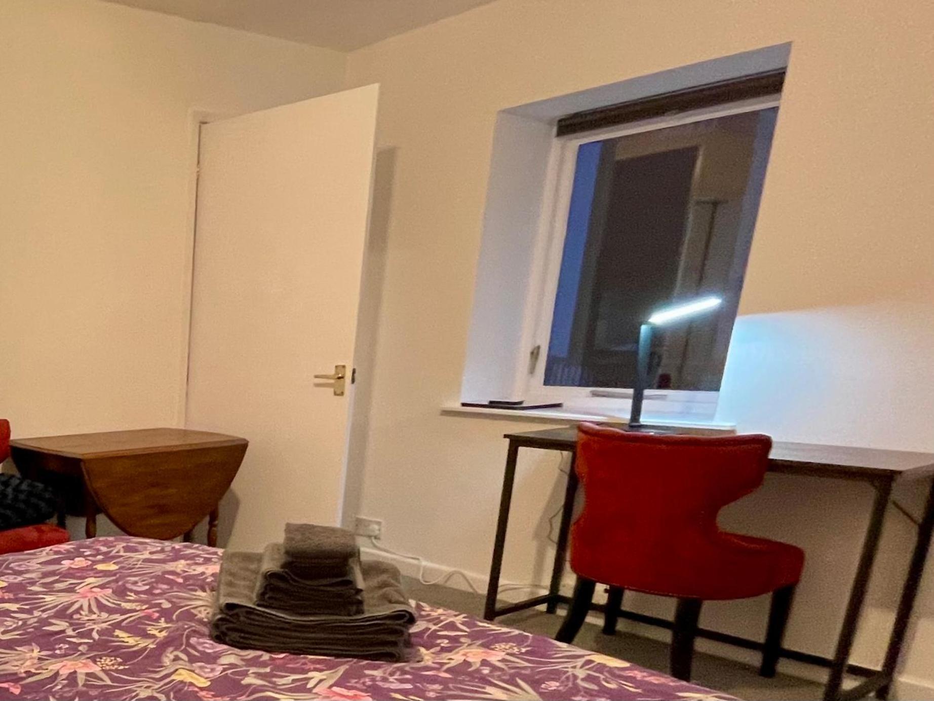 Vernon Place Town Centre, Vernon Cottage 3-Bed With Parking, 1A Vernon Court 2-Bed With Parking, 1B Studio No Parking, Off The High Street Next To Sandford Park Cheltenham Dış mekan fotoğraf