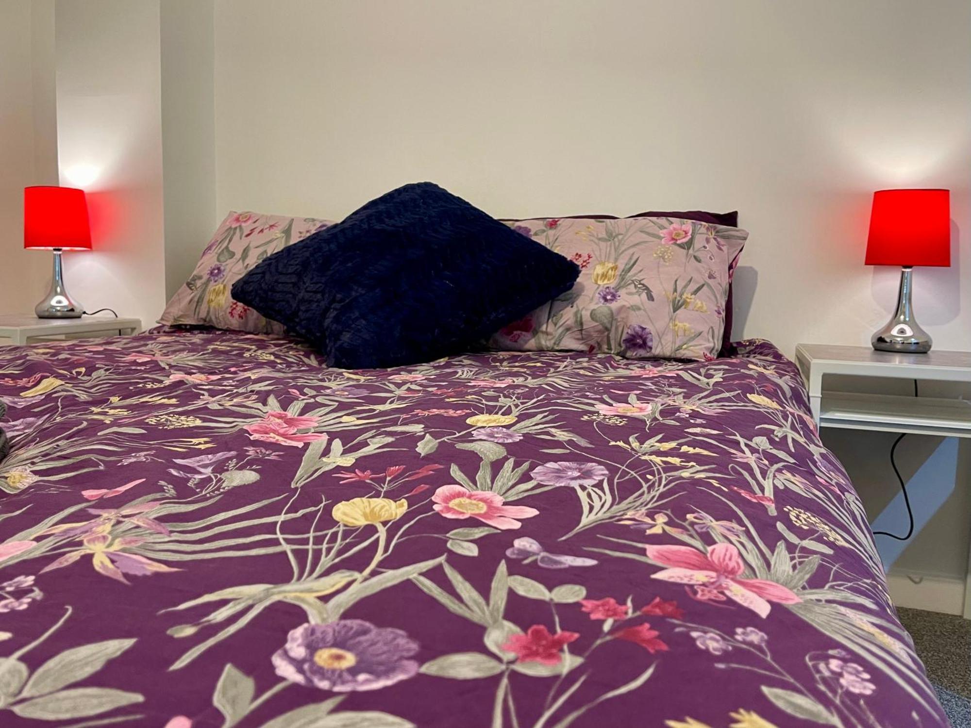 Vernon Place Town Centre, Vernon Cottage 3-Bed With Parking, 1A Vernon Court 2-Bed With Parking, 1B Studio No Parking, Off The High Street Next To Sandford Park Cheltenham Dış mekan fotoğraf