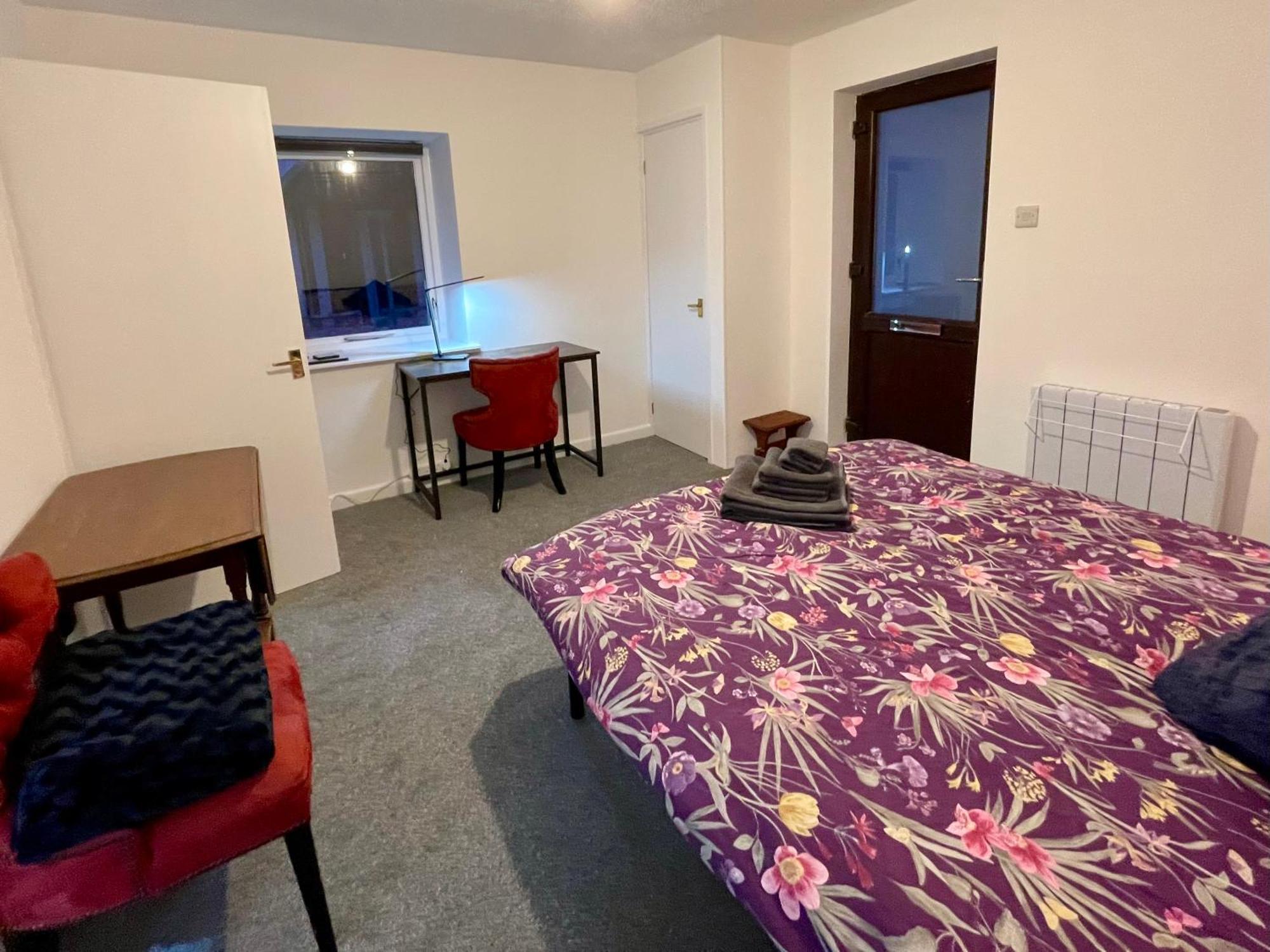 Vernon Place Town Centre, Vernon Cottage 3-Bed With Parking, 1A Vernon Court 2-Bed With Parking, 1B Studio No Parking, Off The High Street Next To Sandford Park Cheltenham Dış mekan fotoğraf