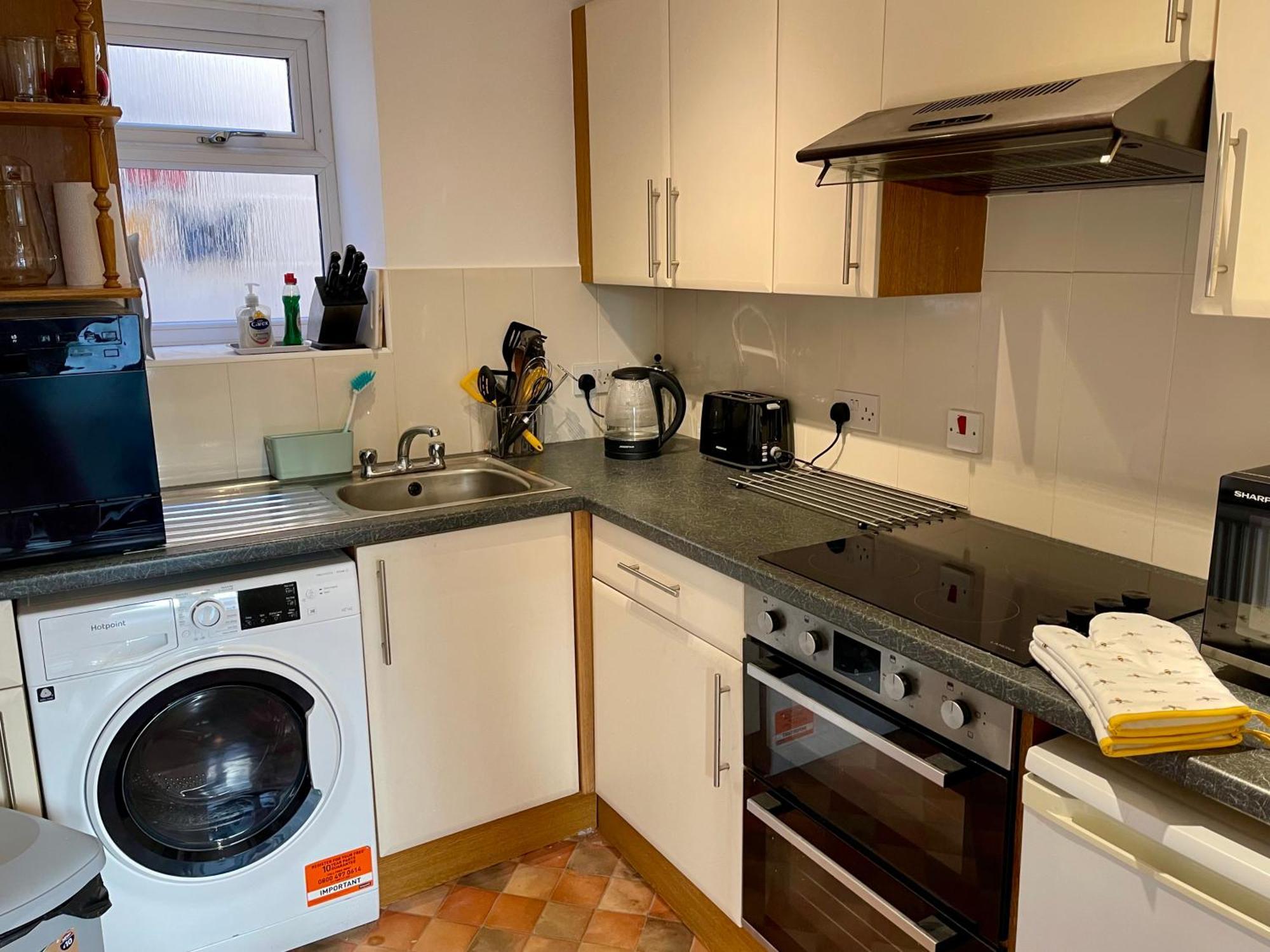 Vernon Place Town Centre, Vernon Cottage 3-Bed With Parking, 1A Vernon Court 2-Bed With Parking, 1B Studio No Parking, Off The High Street Next To Sandford Park Cheltenham Dış mekan fotoğraf