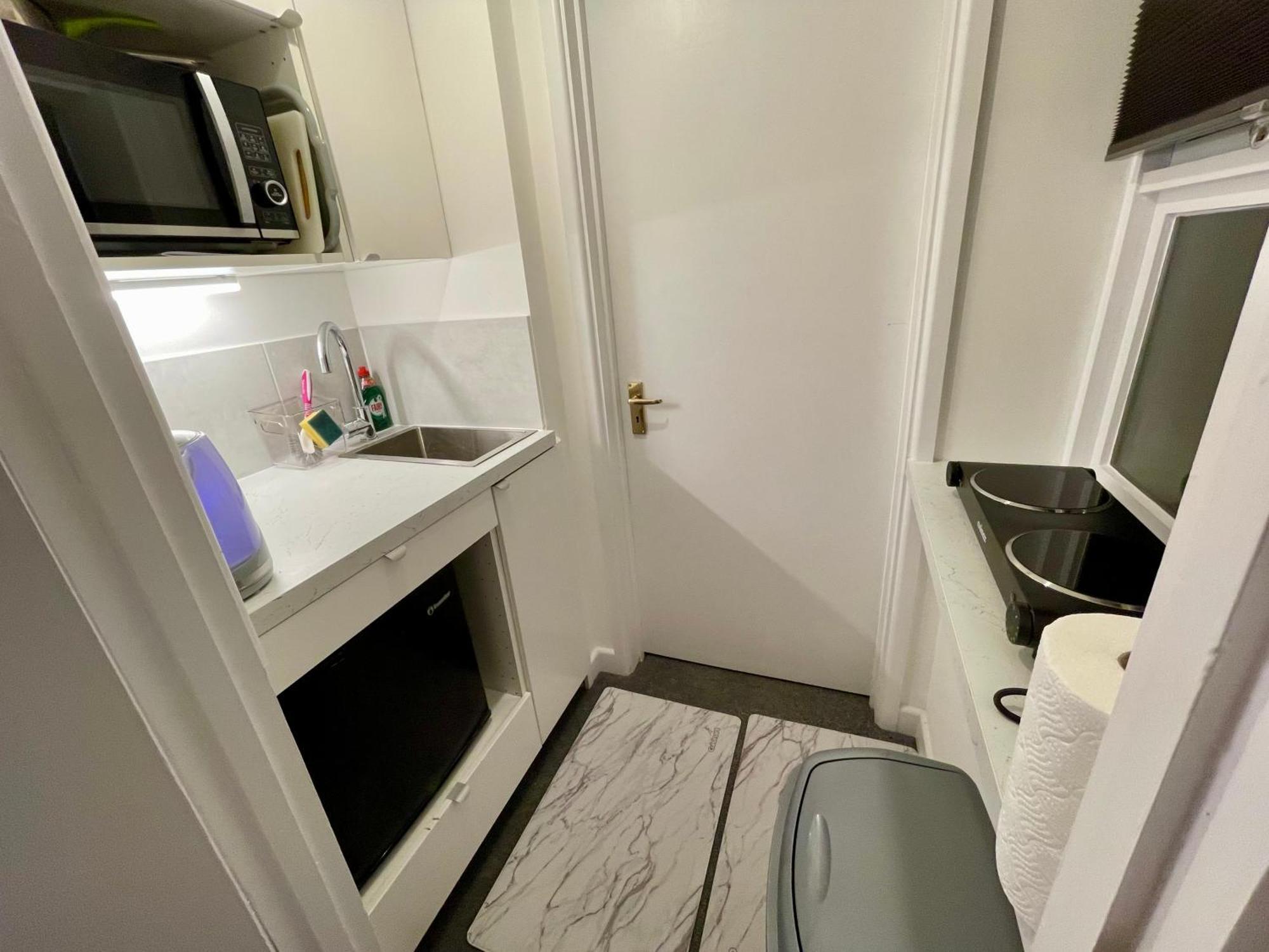Vernon Place Town Centre, Vernon Cottage 3-Bed With Parking, 1A Vernon Court 2-Bed With Parking, 1B Studio No Parking, Off The High Street Next To Sandford Park Cheltenham Dış mekan fotoğraf