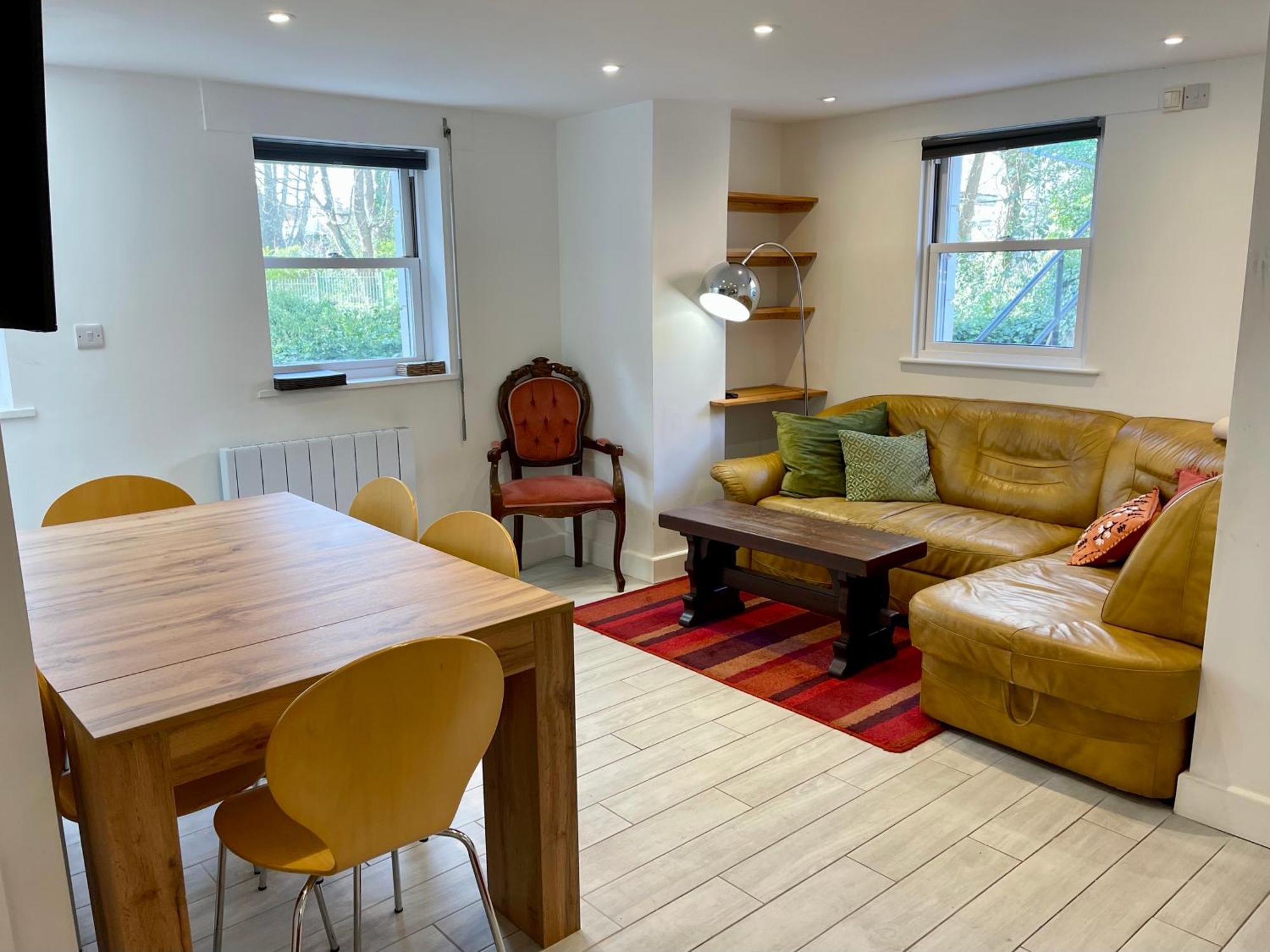 Vernon Place Town Centre, Vernon Cottage 3-Bed With Parking, 1A Vernon Court 2-Bed With Parking, 1B Studio No Parking, Off The High Street Next To Sandford Park Cheltenham Dış mekan fotoğraf