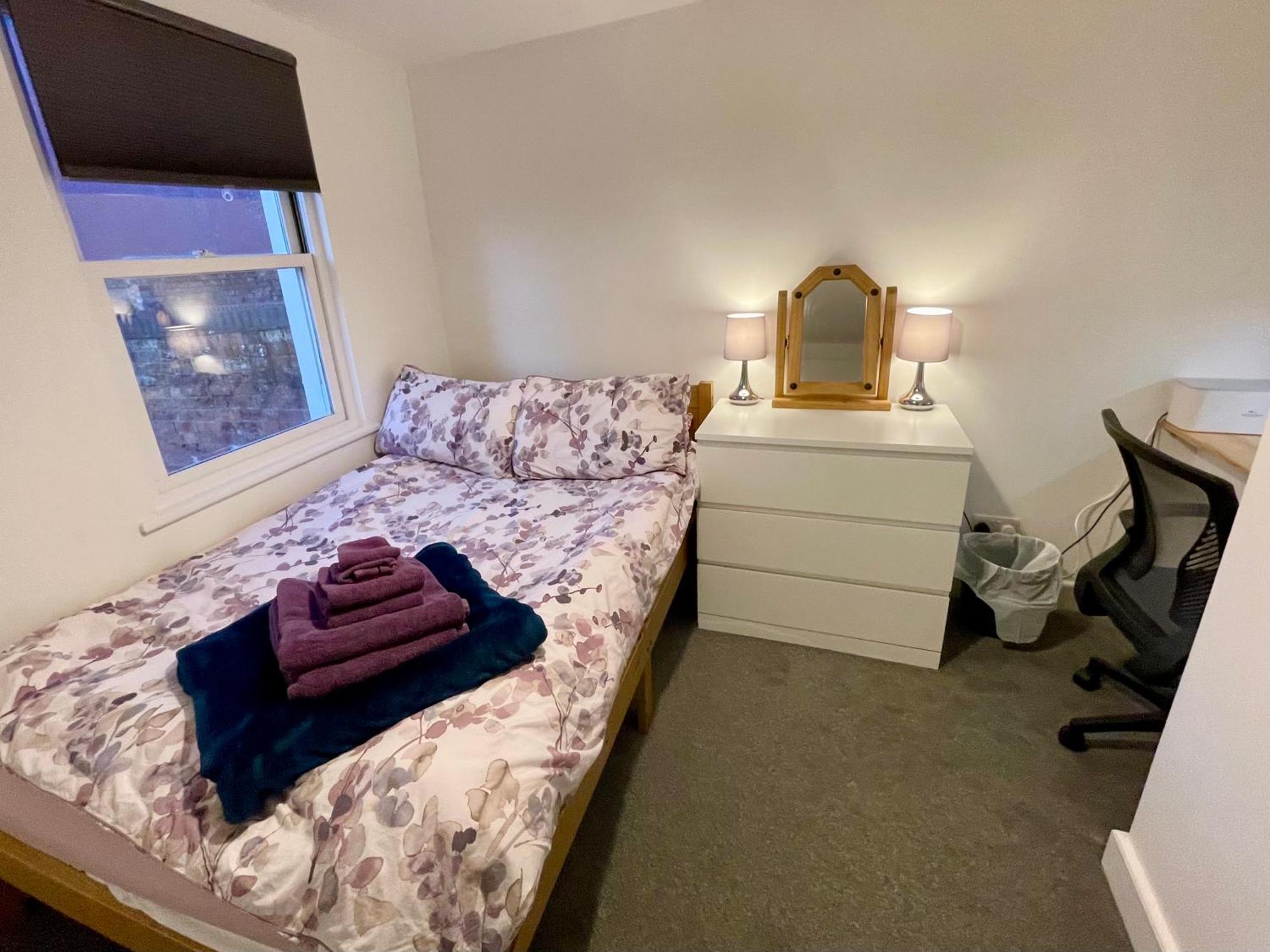 Vernon Place Town Centre, Vernon Cottage 3-Bed With Parking, 1A Vernon Court 2-Bed With Parking, 1B Studio No Parking, Off The High Street Next To Sandford Park Cheltenham Dış mekan fotoğraf