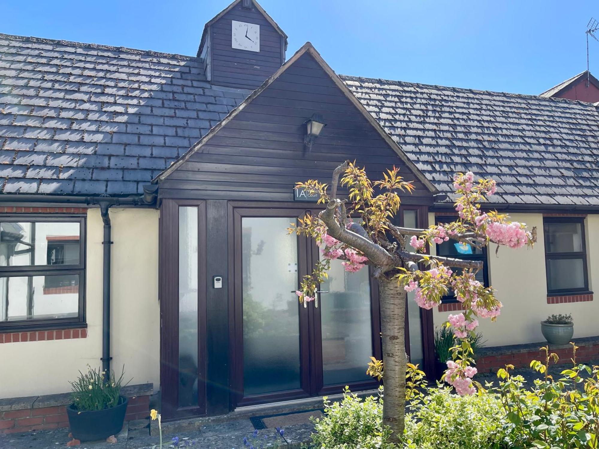 Vernon Place Town Centre, Vernon Cottage 3-Bed With Parking, 1A Vernon Court 2-Bed With Parking, 1B Studio No Parking, Off The High Street Next To Sandford Park Cheltenham Dış mekan fotoğraf